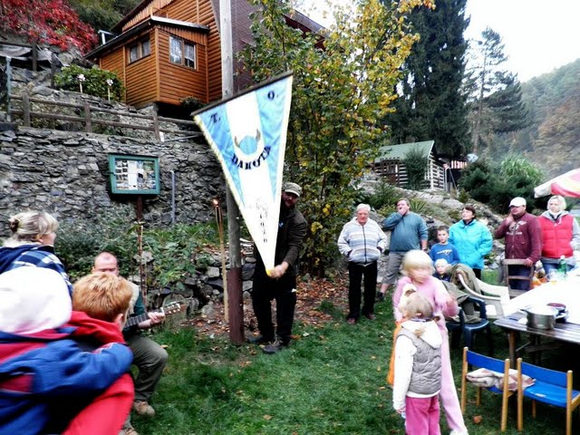 DAKOTA Luka pod Medníkem 1926 Sázava vlaj - posvícení  2010 (osadadakota rajče).JPG